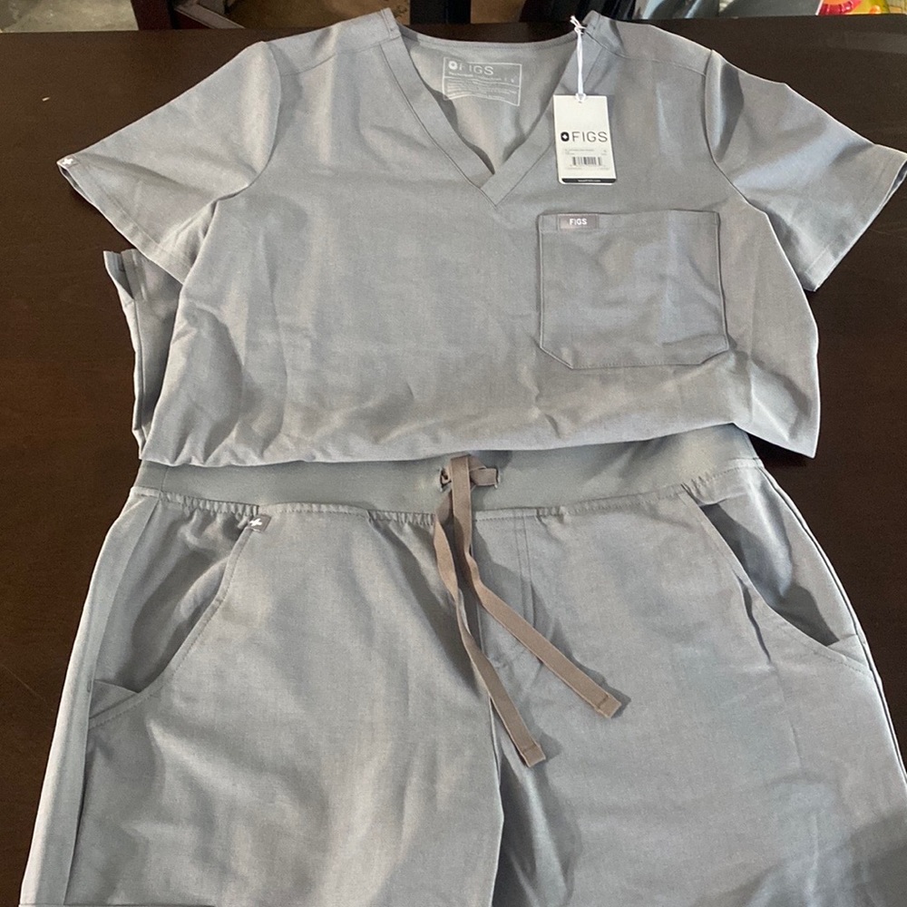 FIGS scrubs